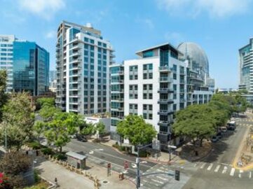 Splendid Newly Listed Park Terrace Condominium Located at 206 Park Boulevard #314